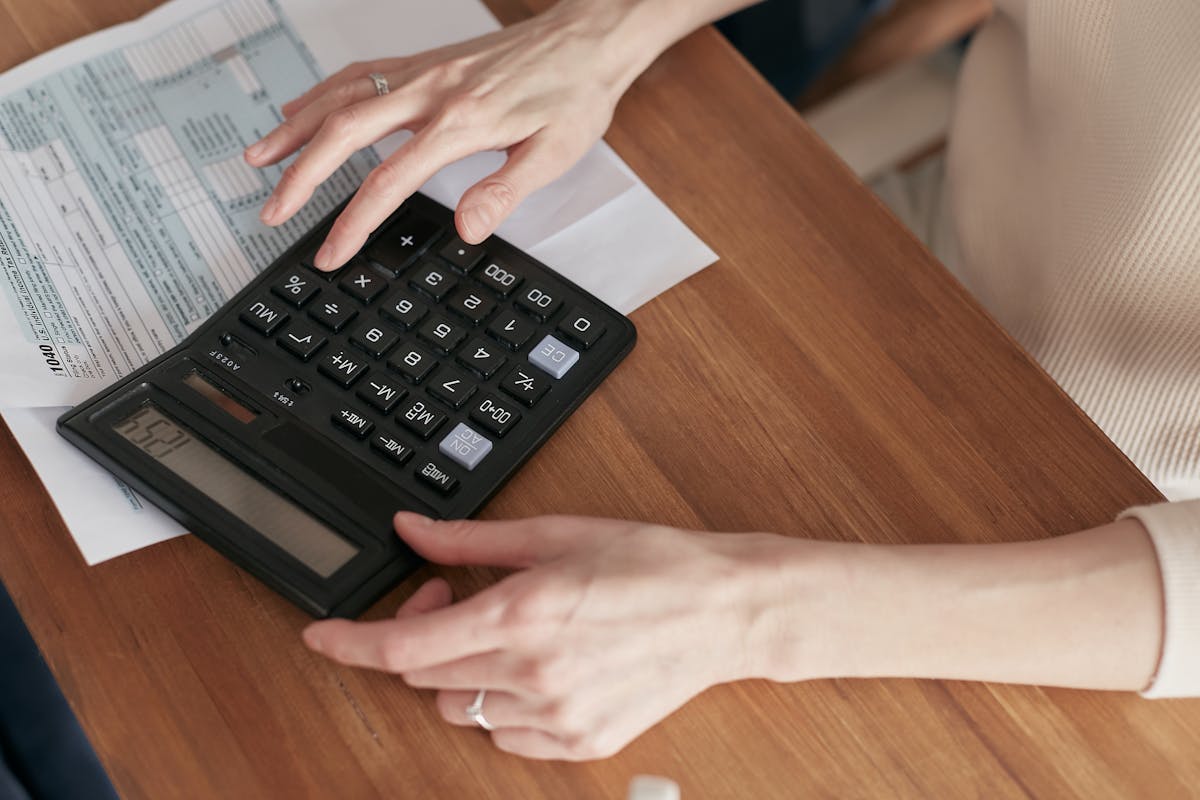 Sinking fund calculator worksheet with monthly contribution targets